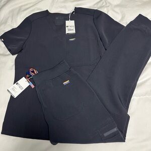 Figs Pride charcoal set - small high waisted Zamora and XS Catarina top